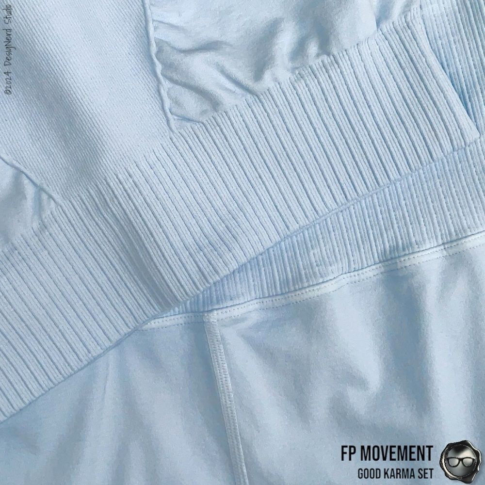 FP MOVEMENT GOOD KARMA SET: SQUARE NECK BRA + 7/8 HIGH-RISE LEGGINGS LIGHT BLUE - Picture 12 of 16